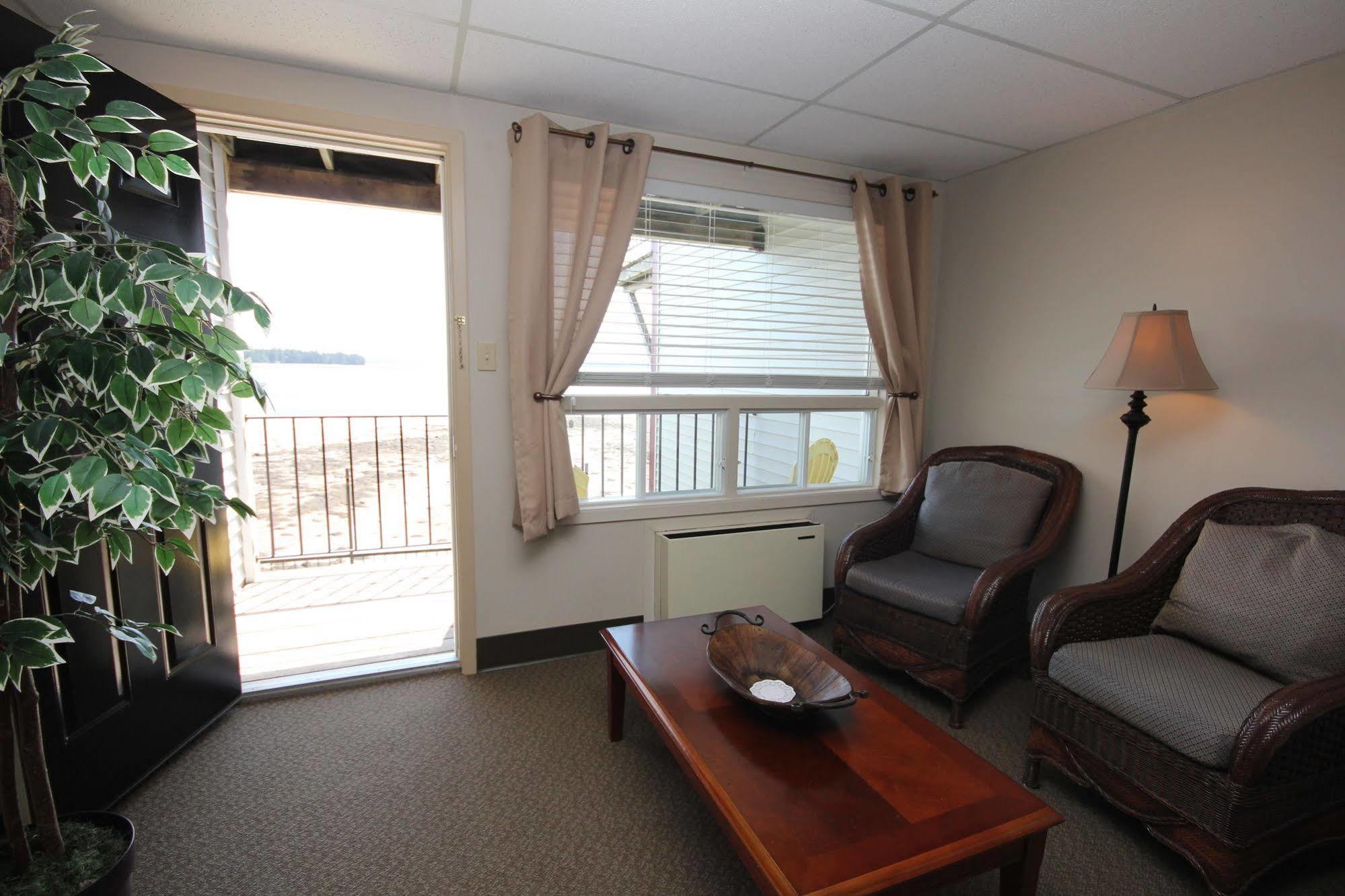 סאינט אנדרוז St Andrews Inn & Suites מראה חיצוני תמונה