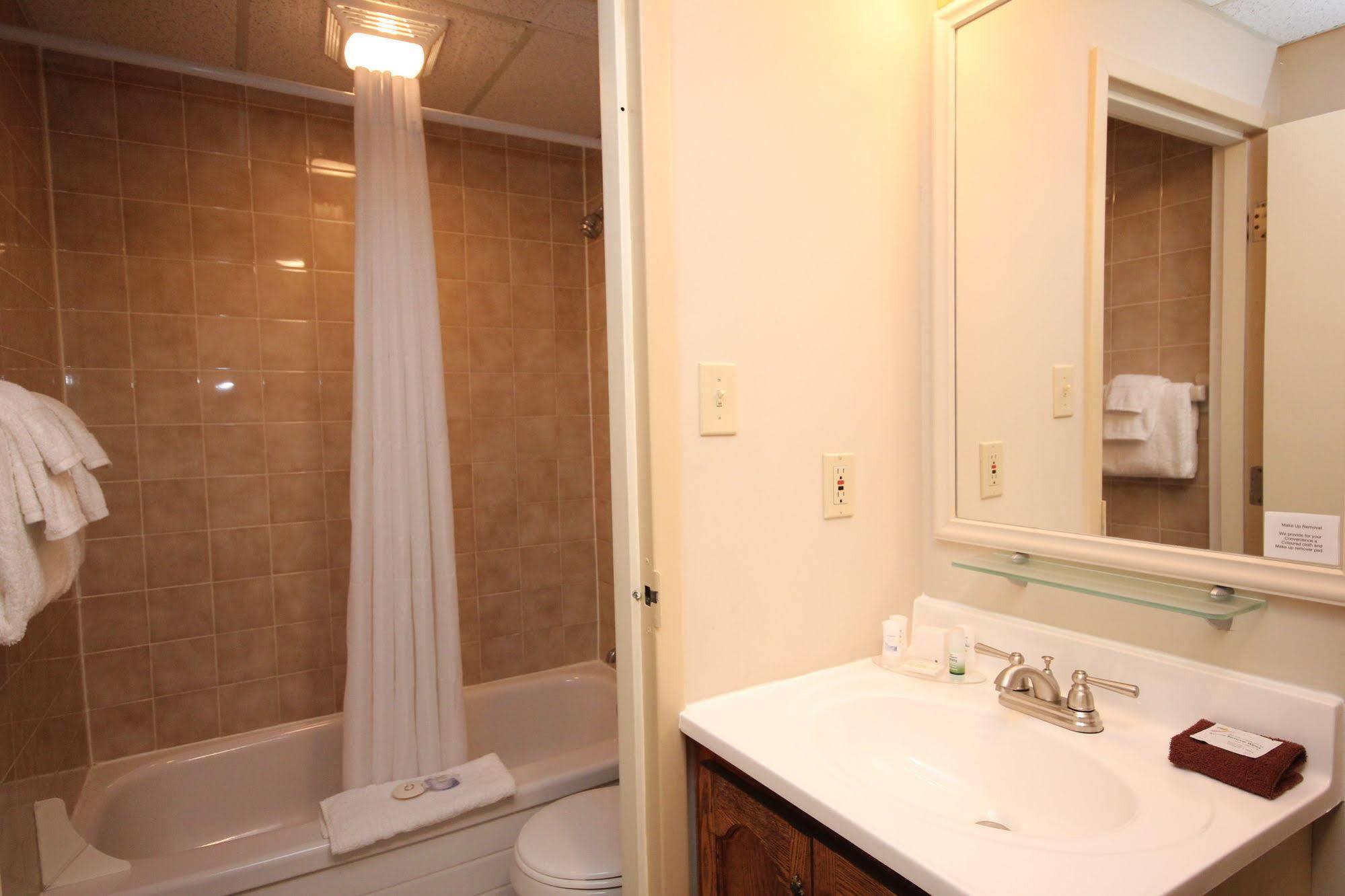 סאינט אנדרוז St Andrews Inn & Suites מראה חיצוני תמונה